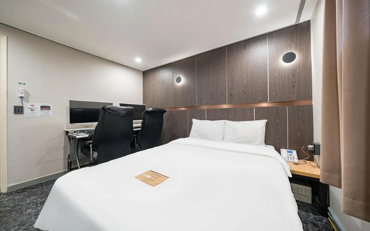 On & Off Hotel Incheon