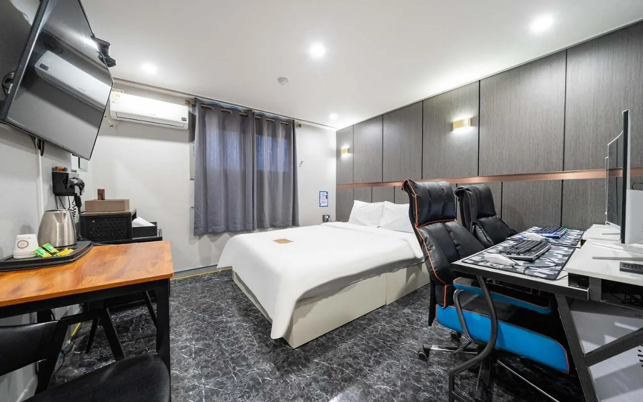 On & Off Hotel Incheon